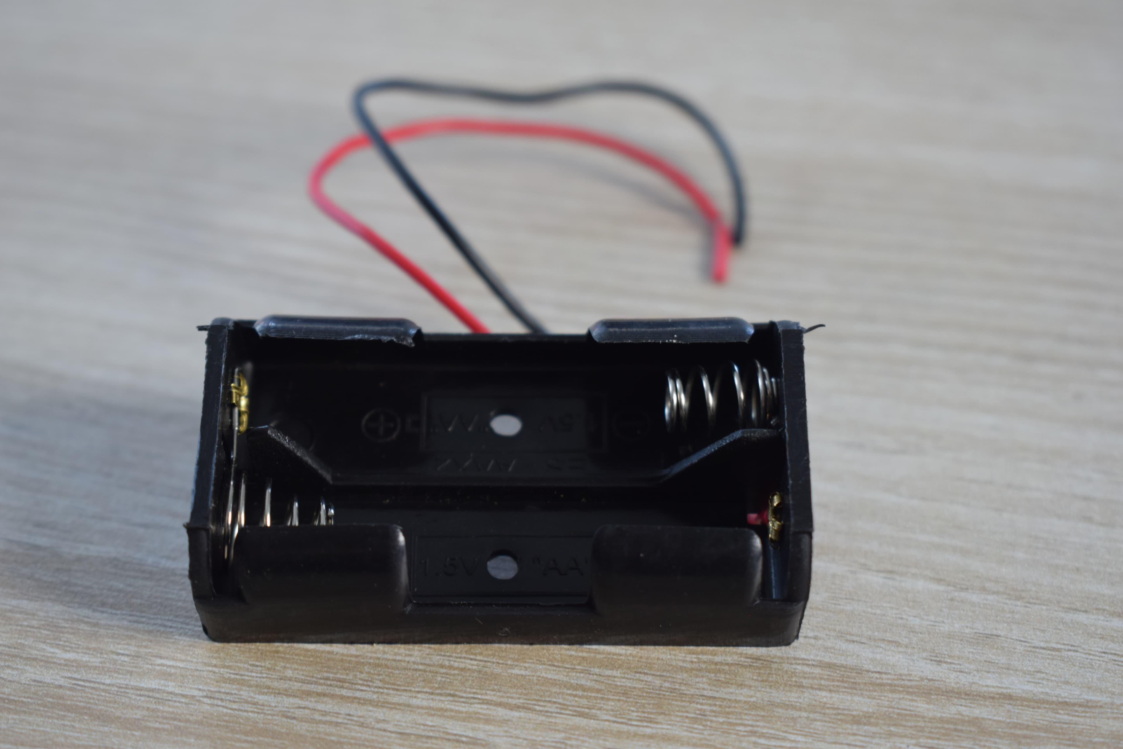AA battery holder (2 cell)