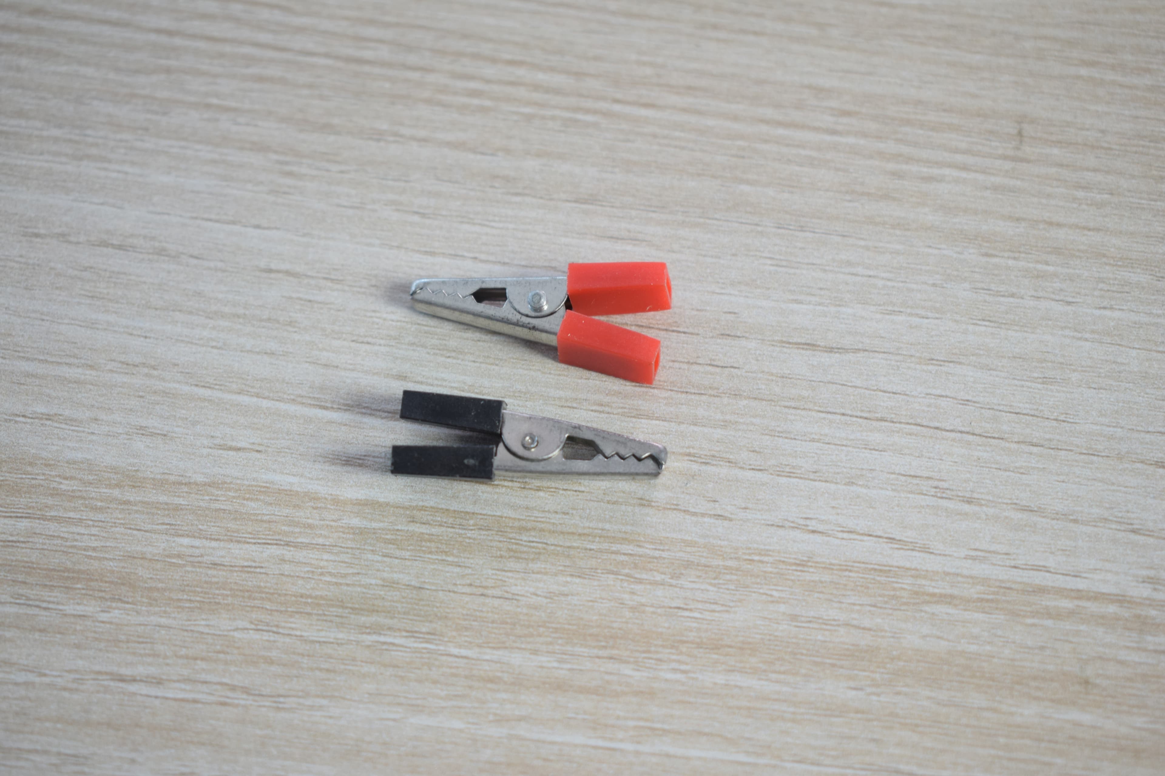 Alligator clips